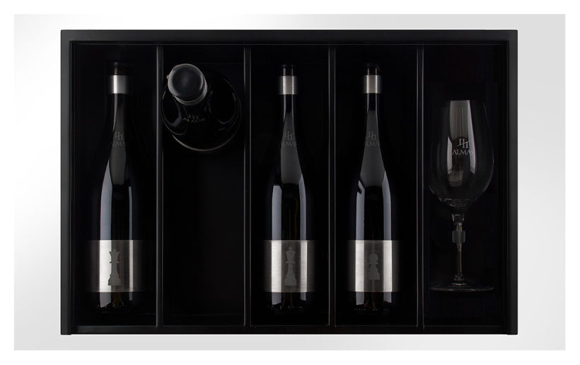Cuatro Almas | Wine Packaging | Steel 8