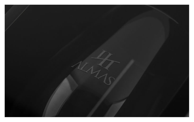 Cuatro Almas | Wine Packaging | Steel 11