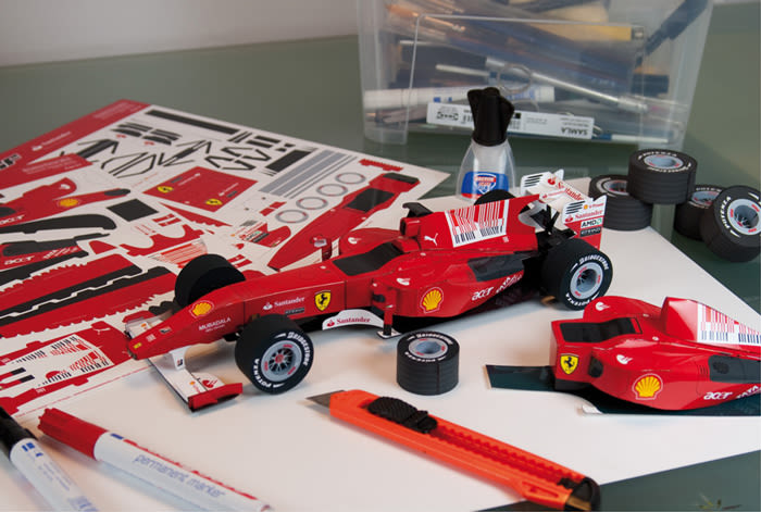 F10 - Cut-out paper to assemble 2