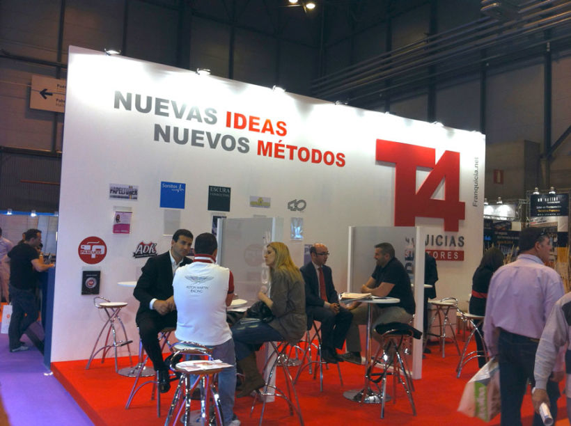 Stand T4 3