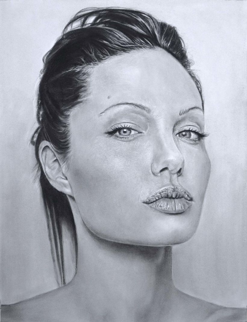 Retrato al carboncillo de Angelina Jolie -1