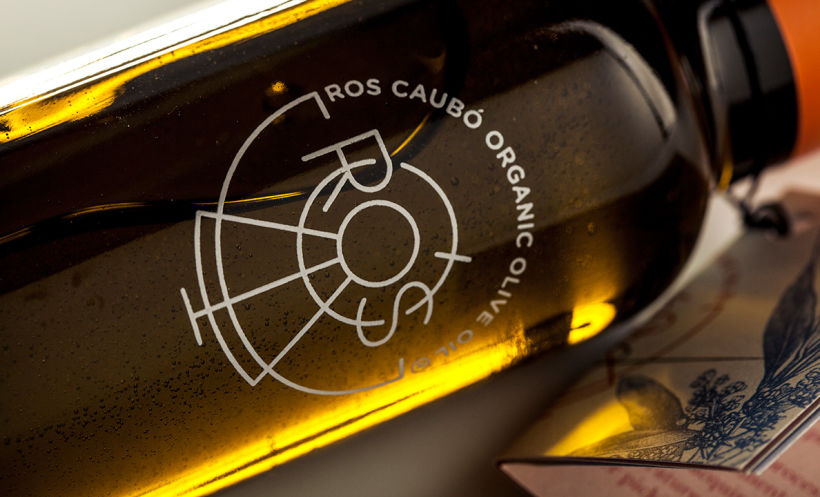 Diseño de marca y packaging | Ros Caubó 5