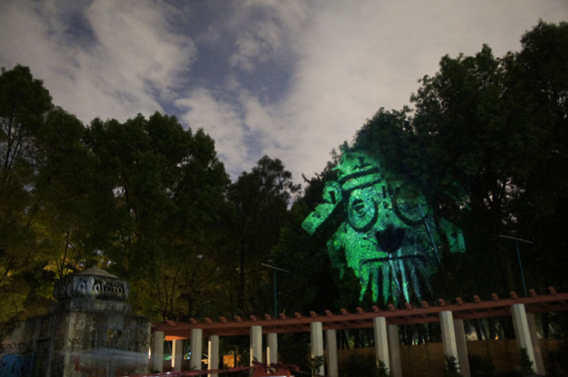 Dioses del Maíz - Proyección 3D de dioses prehispánicos sobre árboles del Parque México, DF 4