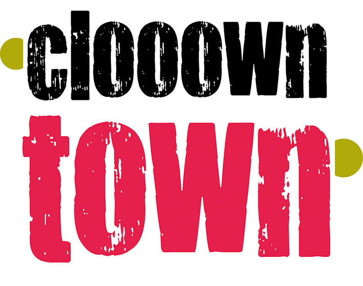 Logomarca y aplicaciones publicitarias para Clooown Town 1