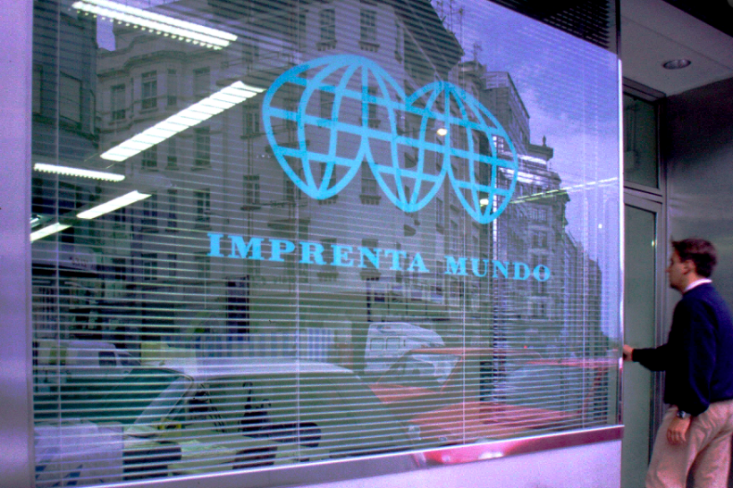 Marca e Identidade Corporativa para a Imprenta Mundo da Coruña 0