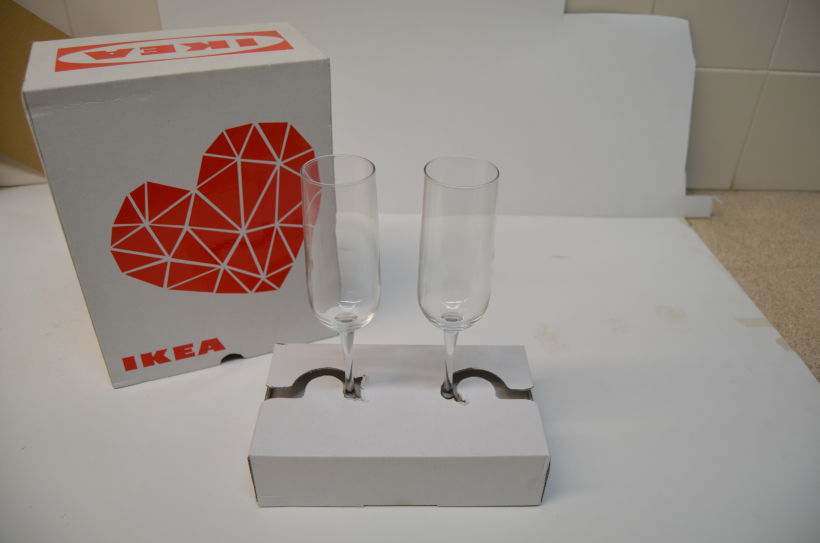 Packaging: diseño de pack de copas resistente a golpes (San Valentín). Premio Liderpack 2014: Al mejor pack obra de estudiante "Diseño Joven" 3