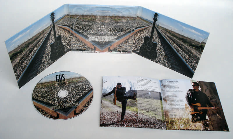 Diseño y maquetación del CD de Güs Guzmán 3