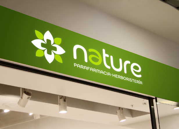 Diseño de logotipo para Nature, un establecimiento de parafarmacia y herboristería ubicado en las Islas Canarias. 1