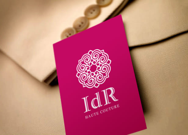 Diseño de logotipo para IDR, una firma de alta costura ubicada en Casa Blanca (Marruecos). El icono es una composición floral con reminiscencia nazarí delicada y elegante. 1