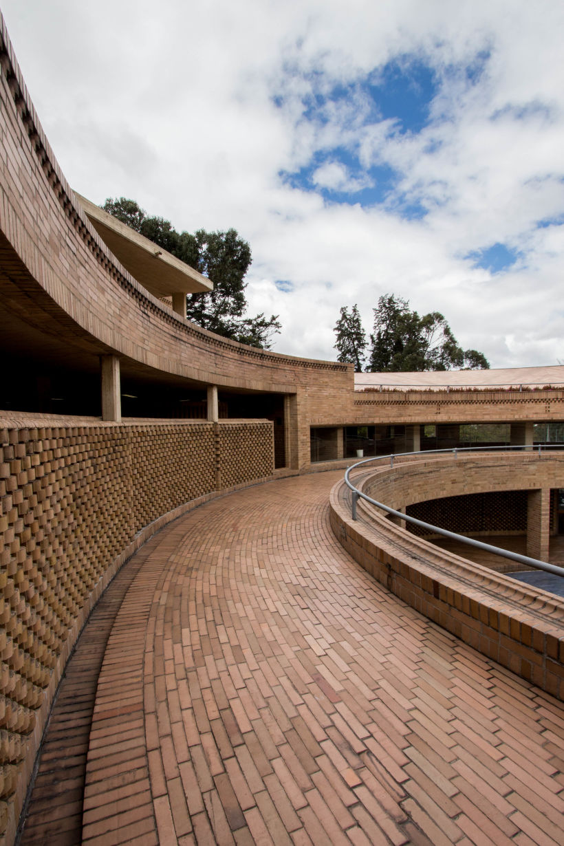 Facultad de Ciencias Humanas de la Universidad Nacional de Colombia, Bogotá | Arq. Rogelio Salmona 1995 12