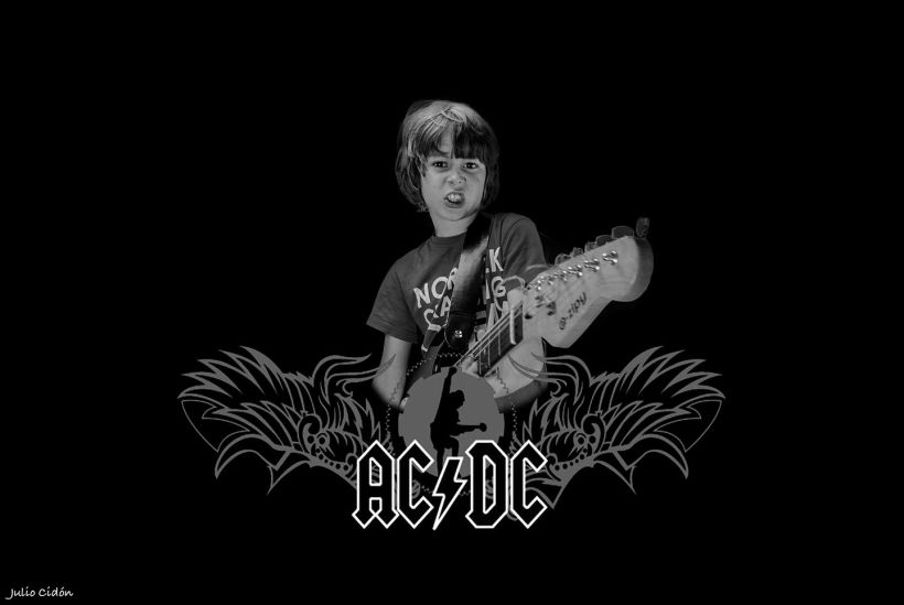 Zacary AC/DC 0