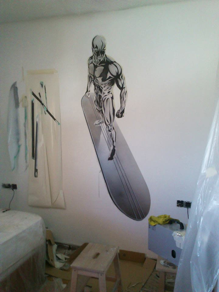 Mural "Estela Plateada" (Silver Surfer) 4