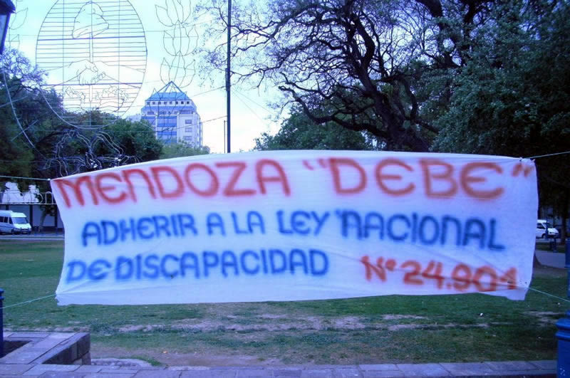 Padres autoconvocados exigen los derechos de las PCD en Mendoza 0