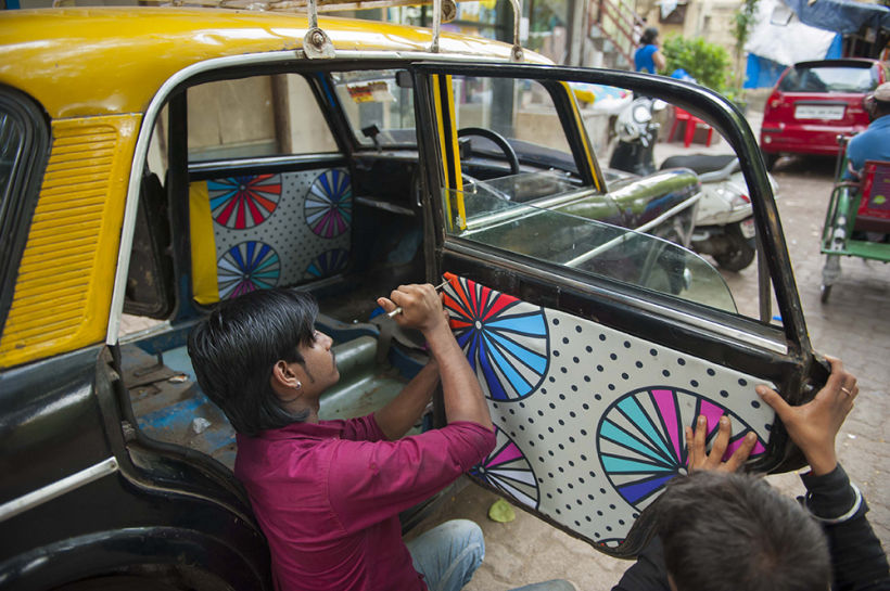 Transportan el diseño a través de taxis en Mumbai  4