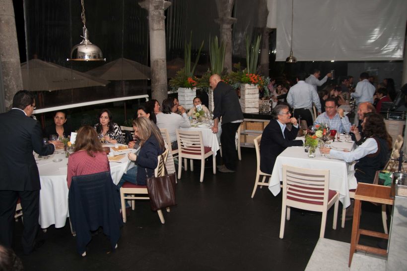 Organización, campaña y Community management de cena-maridaje con Aeroméxico 3