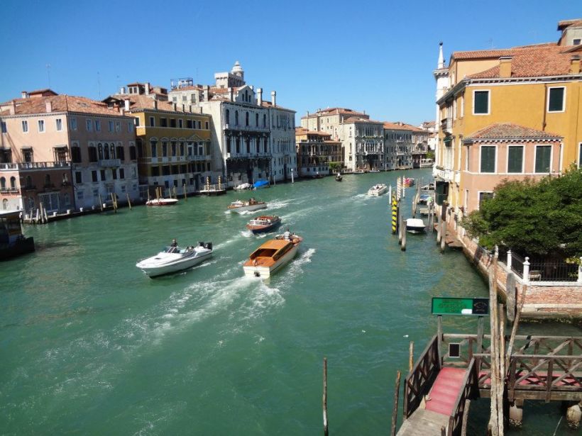 il canale - venezia Italia 9