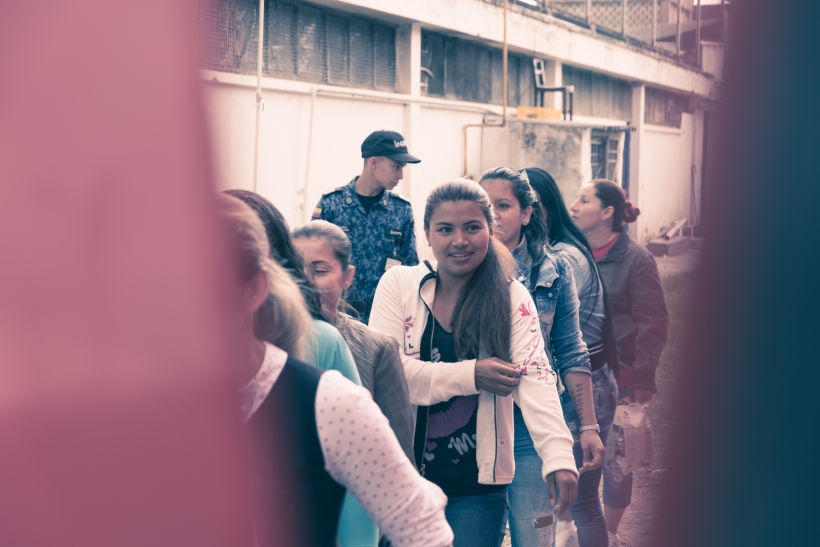 Mi Proyecto del curso: Un Domingo en la Carcel de Mujeres en Bogota,Colombia 8