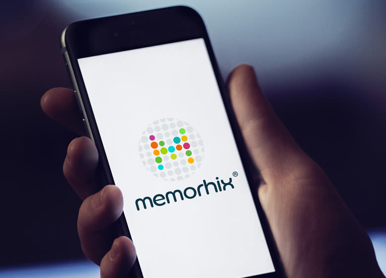 Memorhix es una aplicación pensada para salvaguardar todos los instantes de nuestra vida en forma de fotos y videos, subiendolas a una nube donde todo queda archivado de forma ordenada. -1