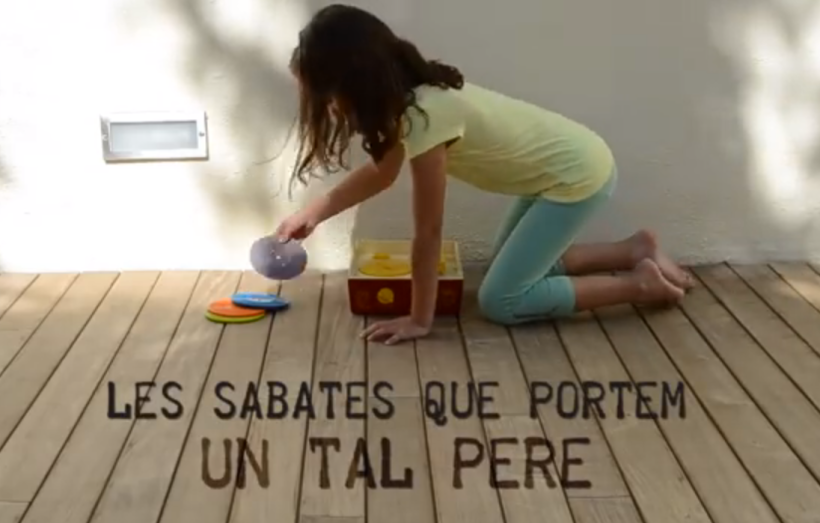 Videoclip "Les Sabates que portem" de "Un tal Pere" -1