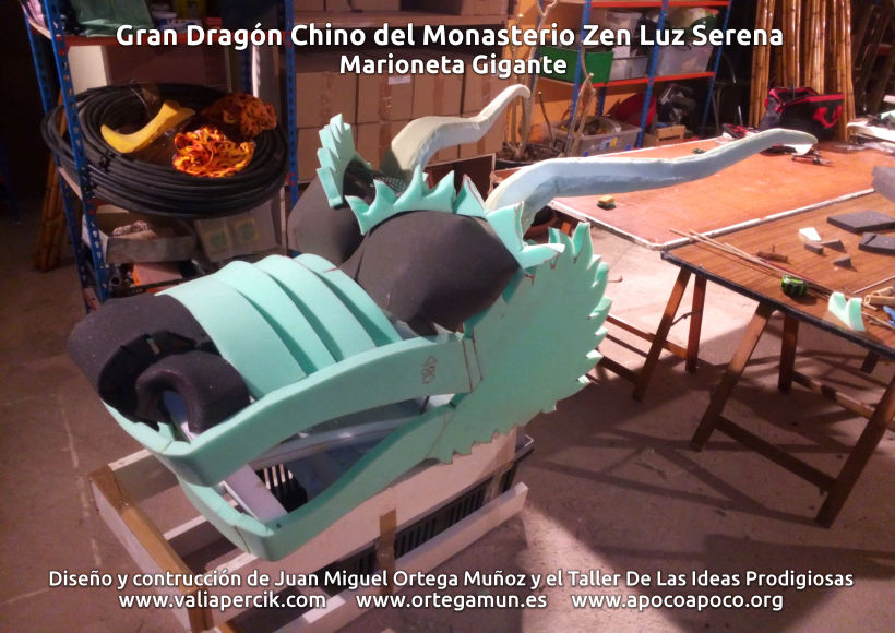 Gran dragón chino del Monasterio Zen Luz Serena. Marioneta gigante 3