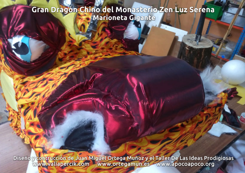 Gran dragón chino del Monasterio Zen Luz Serena. Marioneta gigante 5