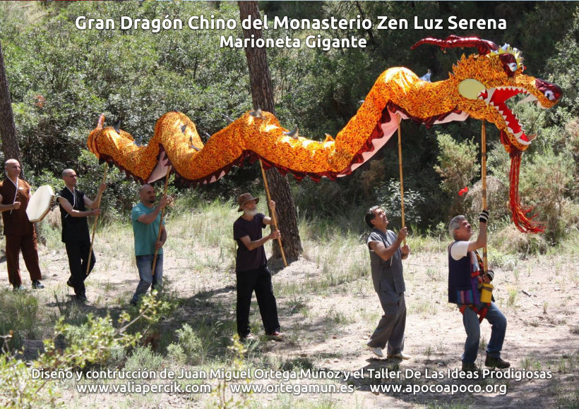 Gran dragón chino del Monasterio Zen Luz Serena. Marioneta gigante 9