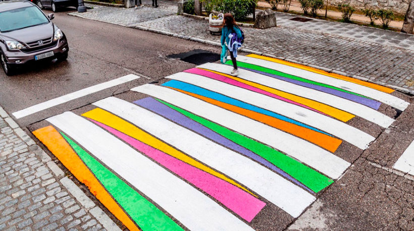 Christo Guelov llena de color los pasos de cebra de Madrid 2