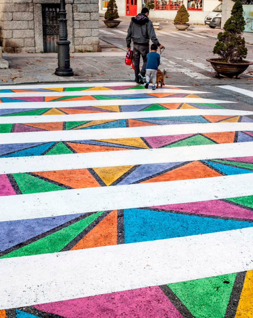 Christo Guelov llena de color los pasos de cebra de Madrid 12