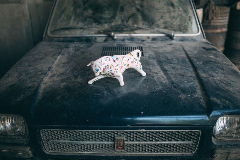 Hollybull: 33 artistas diseñan sobre los lomos de un toro 3