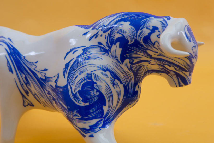 Hollybull: 33 artistas diseñan sobre los lomos de un toro 12