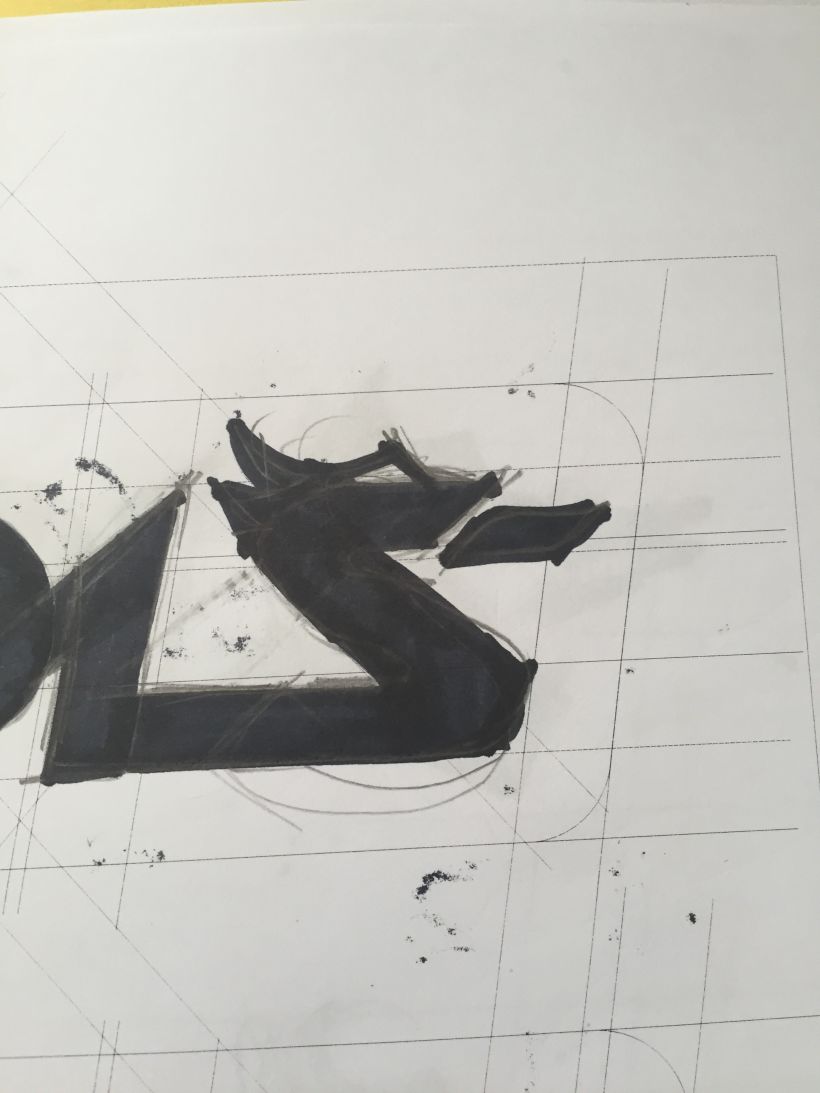 Diseño del logotipo de IVDIS (monograma a usar mas adelante: Dragón) 11