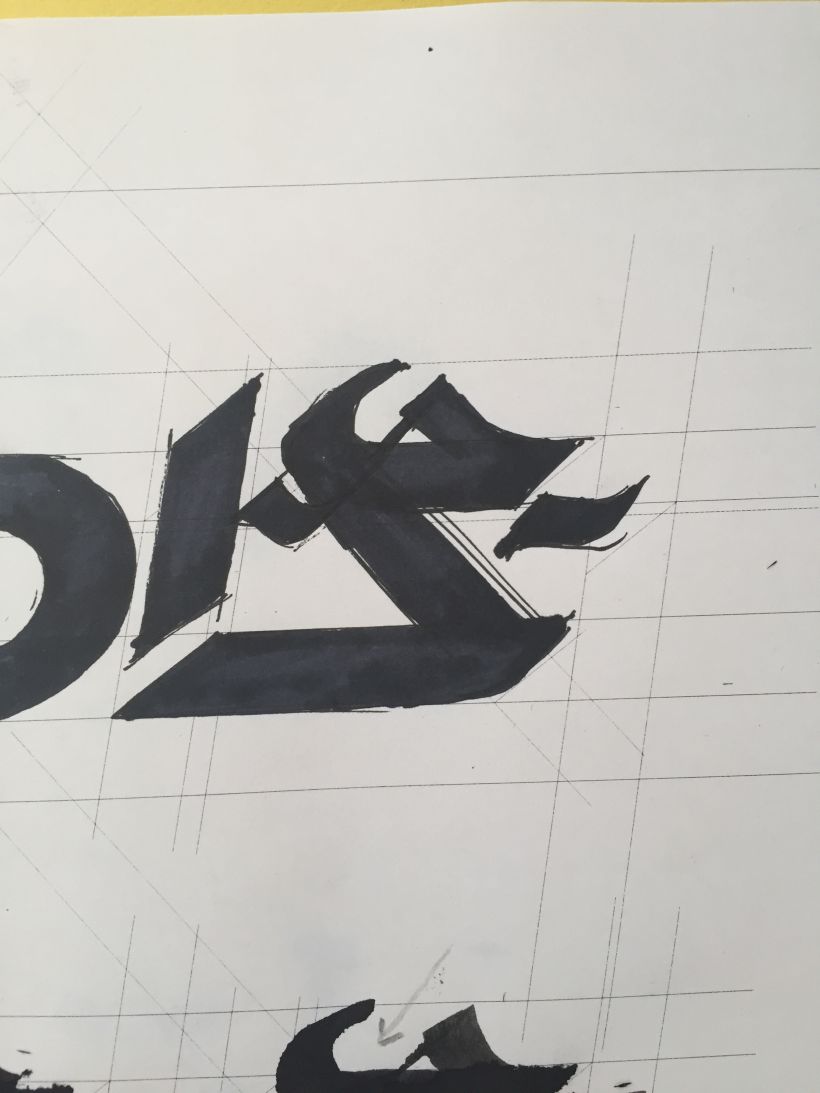 Diseño del logotipo de IVDIS (monograma a usar mas adelante: Dragón) 12
