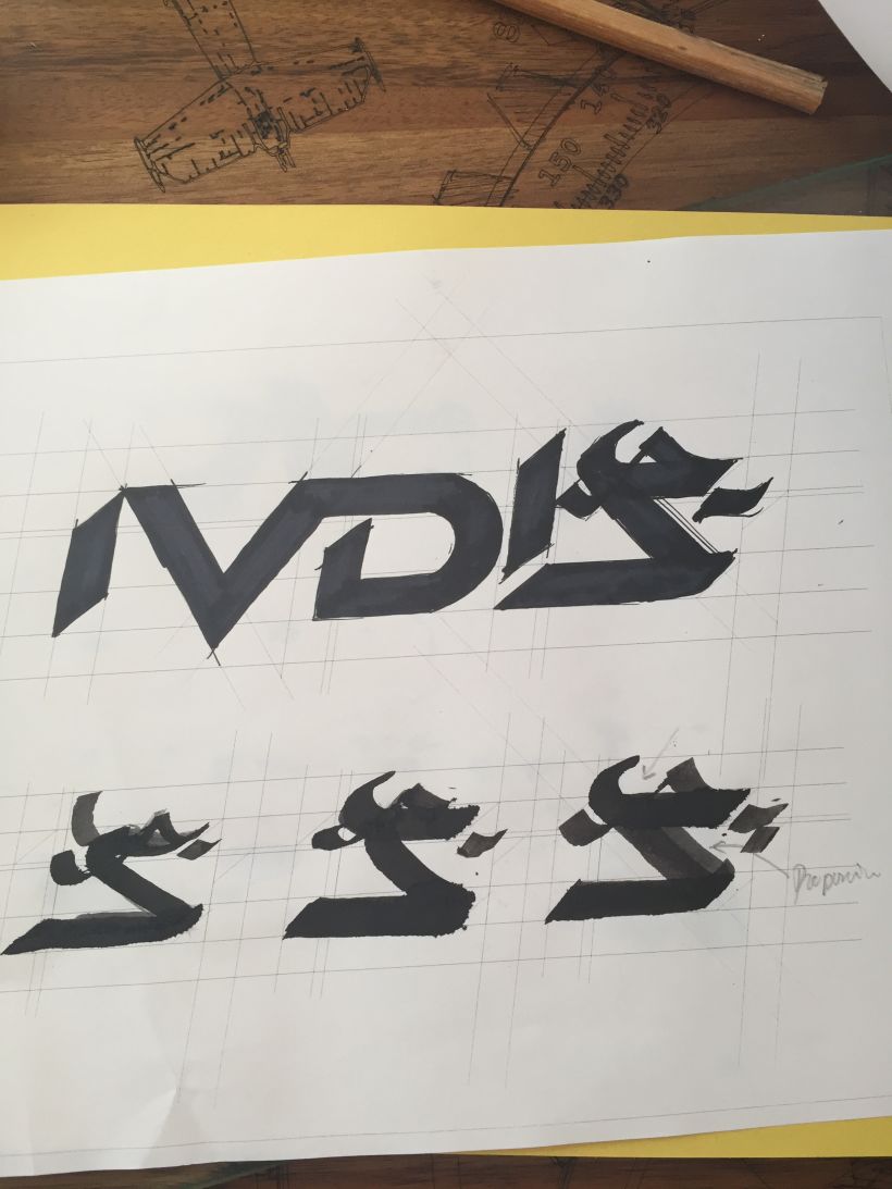 Diseño del logotipo de IVDIS (monograma a usar mas adelante: Dragón) 13