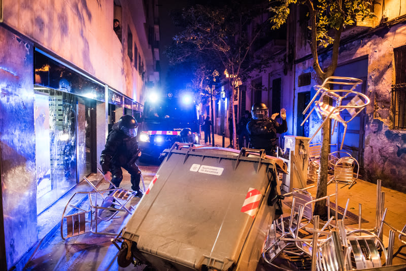 Disturbios en el barrio de Gràcia, Barcelona 5