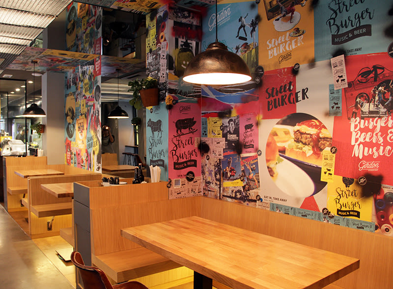Gordon Burger Bar Barcelona  - Identidad gráfica y murales interiores. Técnica Collage 0