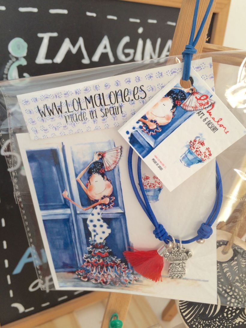 Muy flamencas:  Mini prints y pulseras.  2