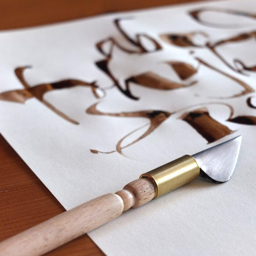 Los materiales favoritos de Iván Castro para hacer caligrafía 11