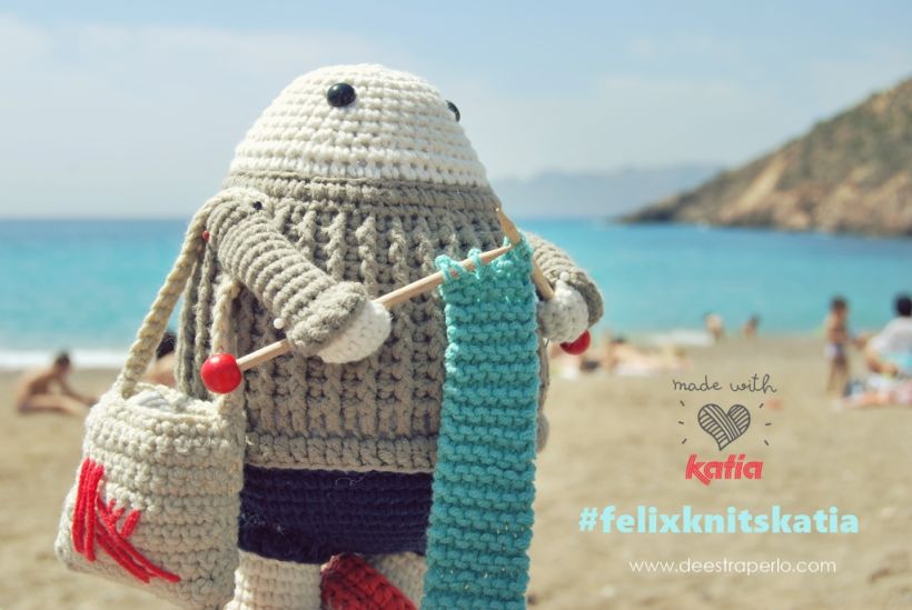 Félix, the happy knitter 7