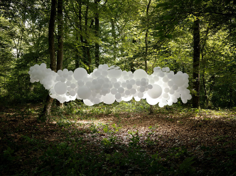 Charles Pétillon crea poesía fotográfica con globos 3