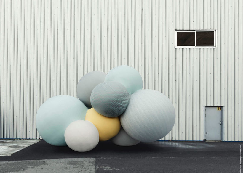 Charles Pétillon crea poesía fotográfica con globos 11