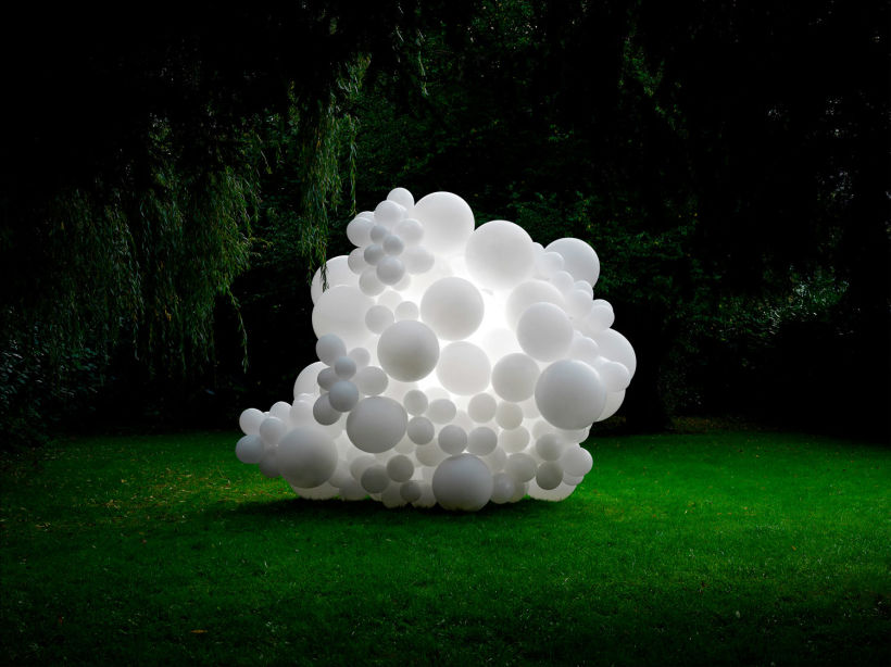 Charles Pétillon crea poesía fotográfica con globos 19