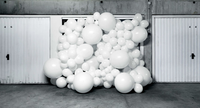 Charles Pétillon crea poesía fotográfica con globos 20