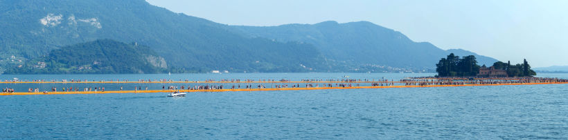 the floating piers  (Iseo lake, Italy) 0