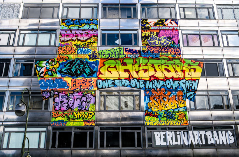 THE HAUS, una impresionante galería de arte urbano en Berlín 9