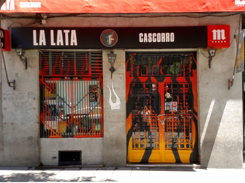"Llamas (y te abren)", para festival C.A.L.L.E. Lavapiés y bar La Lata 7