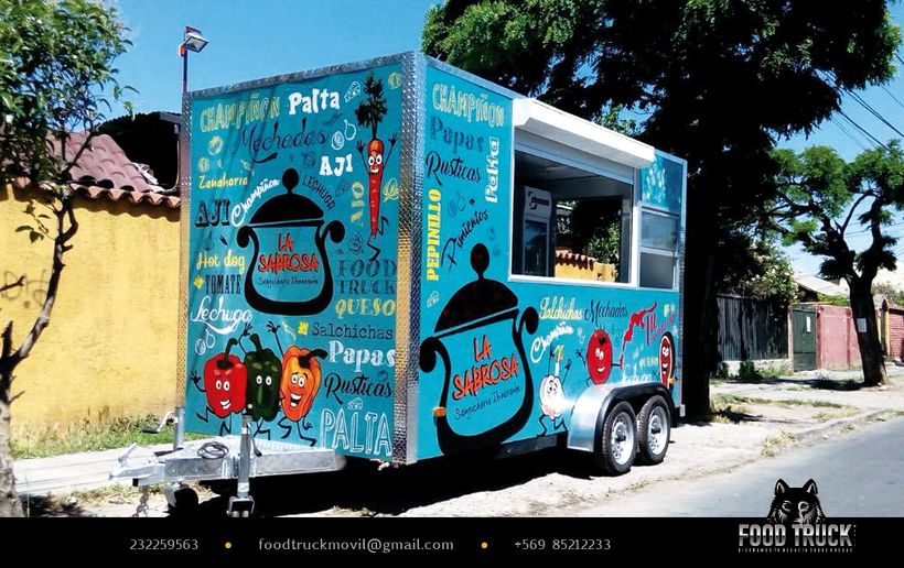 La Sabrosa Food truck // Diseño de identidad corporativa y rotulación de food truck 1
