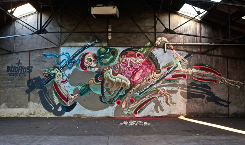 La anatomía toma las calles de la mano del artista urbano Nychos 4