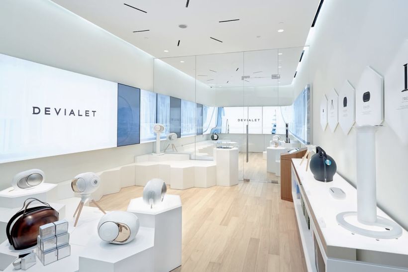 Art direction, packaging, CGI Images, In-store merchandising, Hero images for Devialet  13
