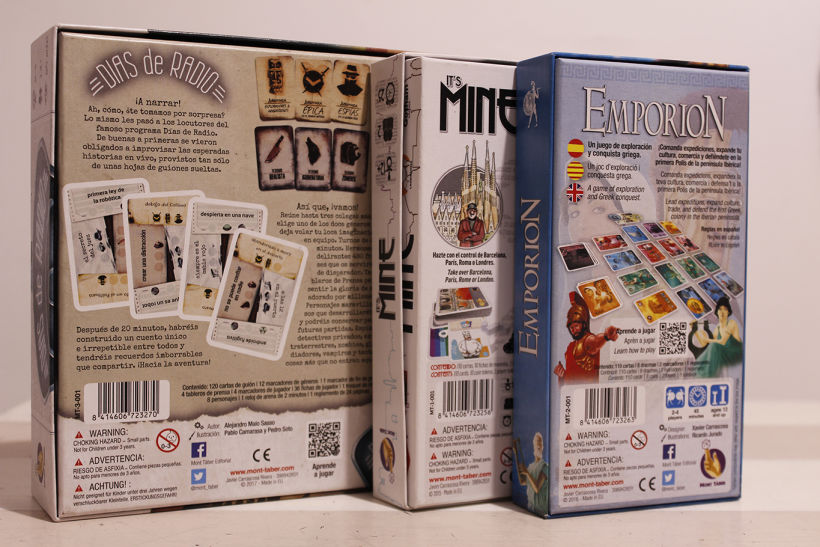 Imagen de las traseras de los tres primeros juegos de la colección
