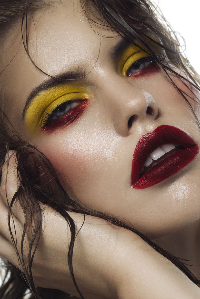 Modelo: Yulia Bilokur // Maquillaje: Juan Florenciañez // Fotografía: Rebeca Saray con Pentaxk1 y Broncolor